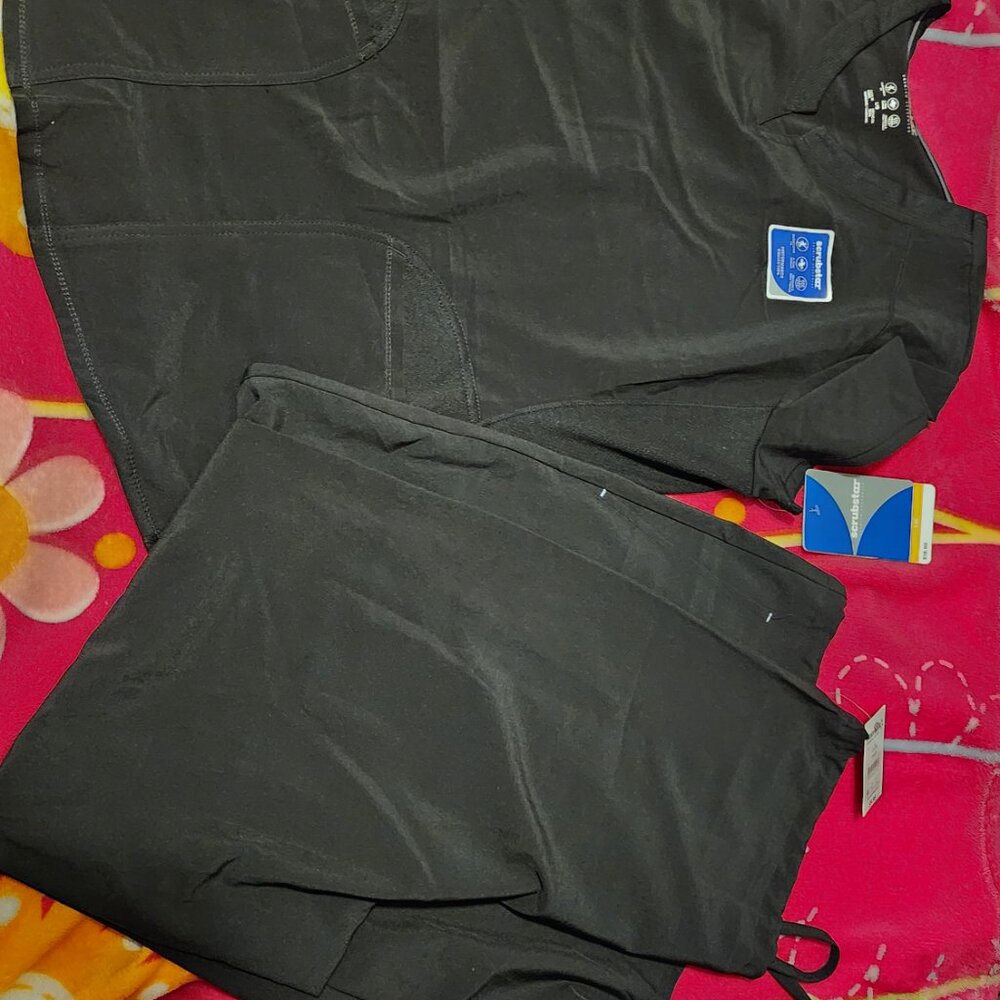 Uniforme - Picture 2 of 2